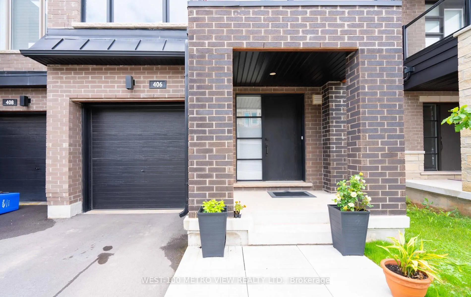 406 Athabasca Common