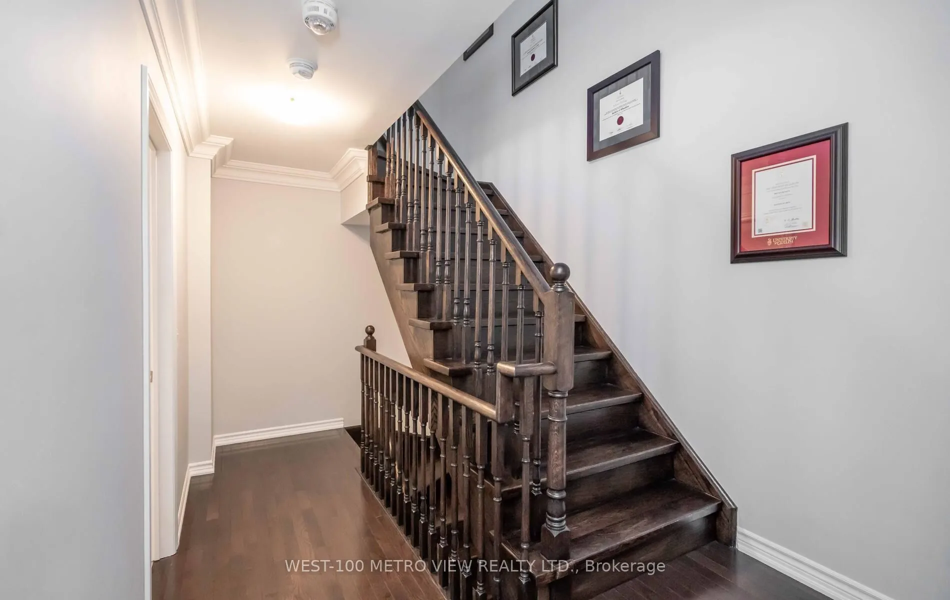 406 Athabasca Common