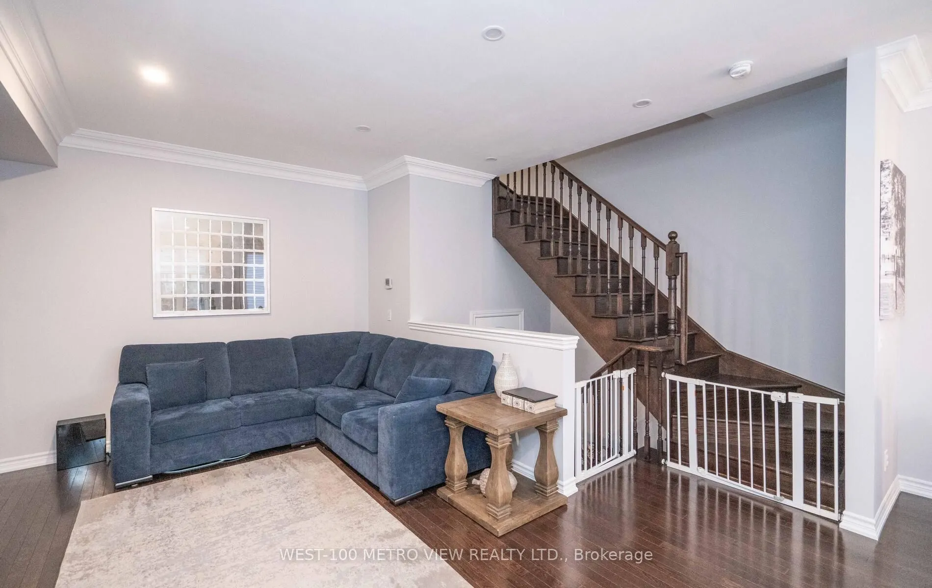 406 Athabasca Common