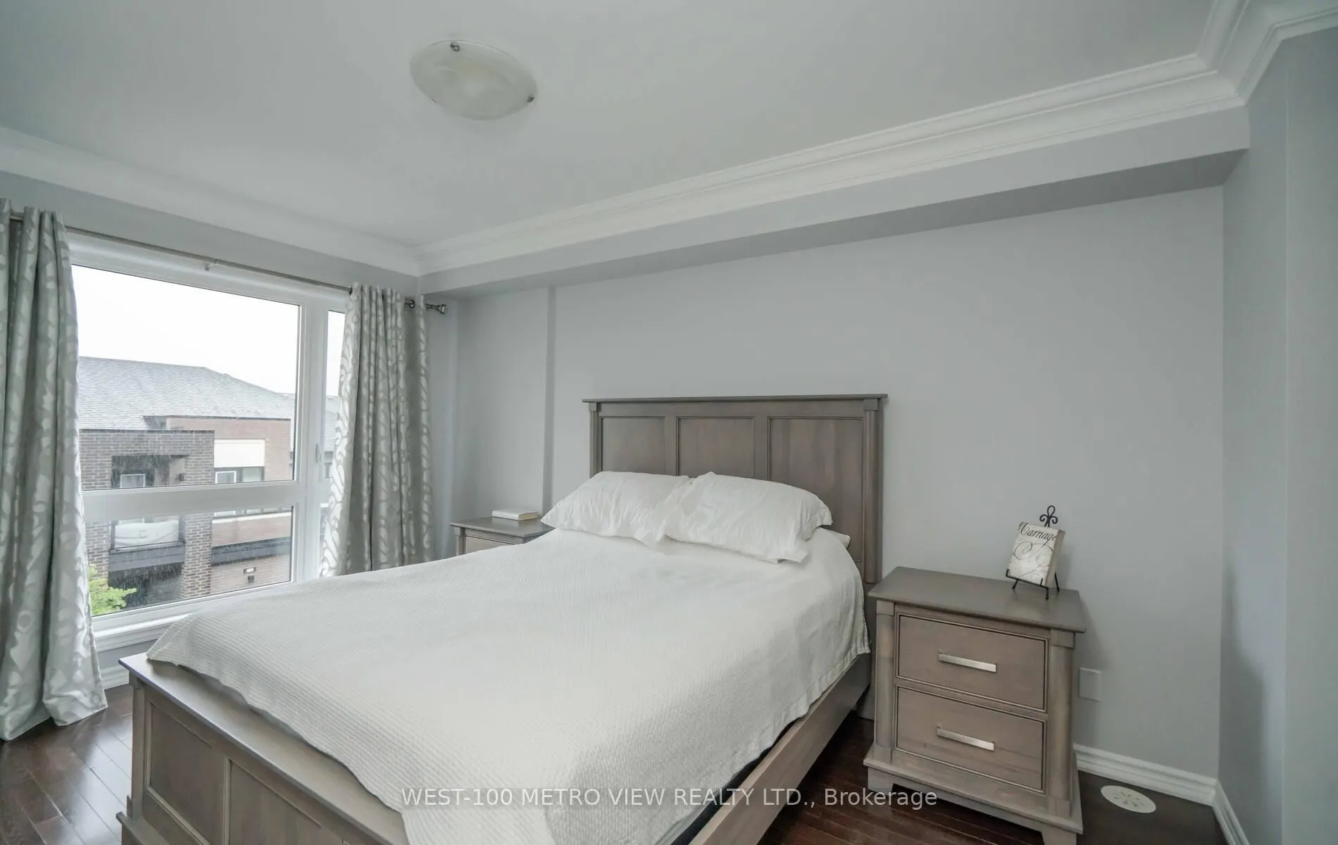 406 Athabasca Common