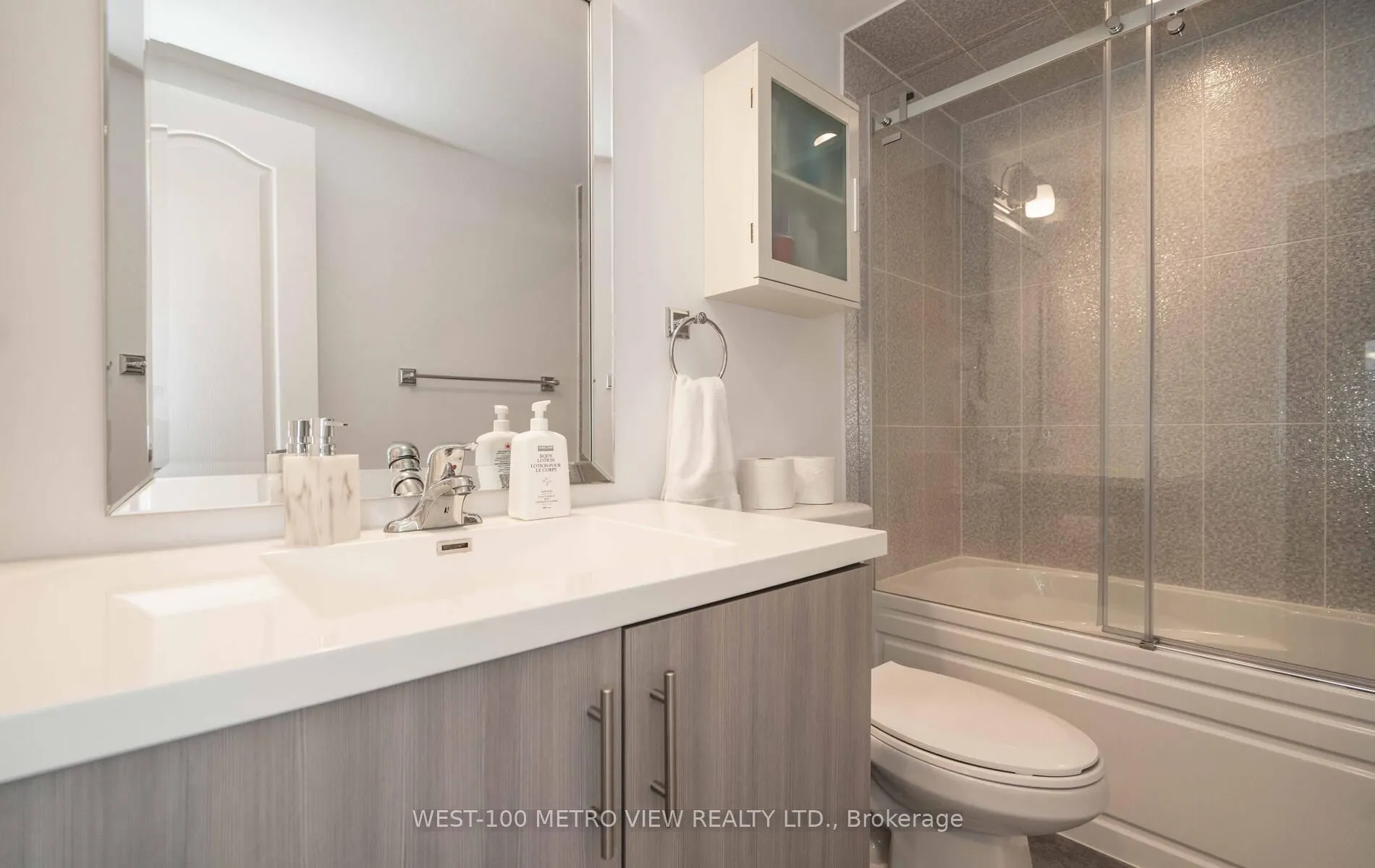 406 Athabasca Common