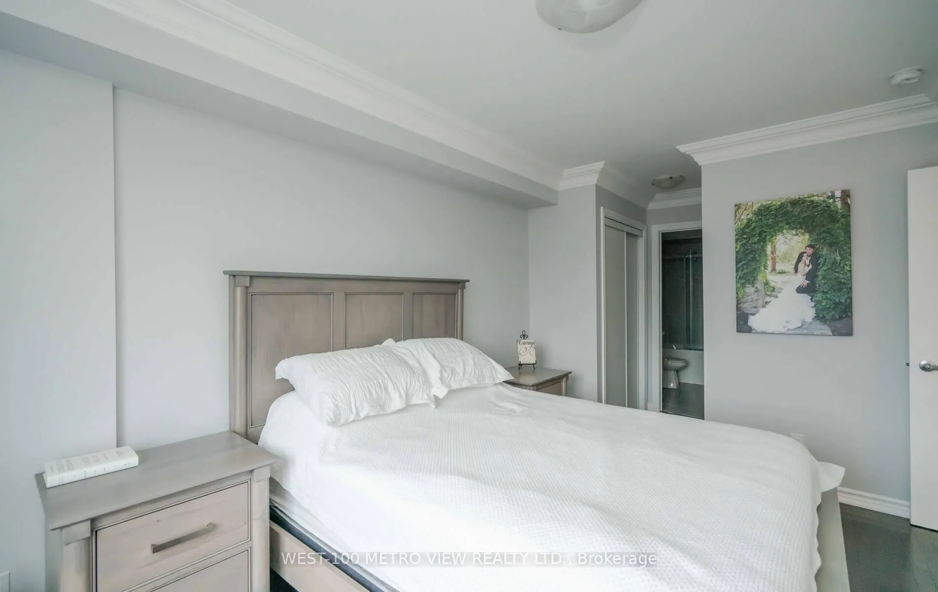 406 Athabasca Common