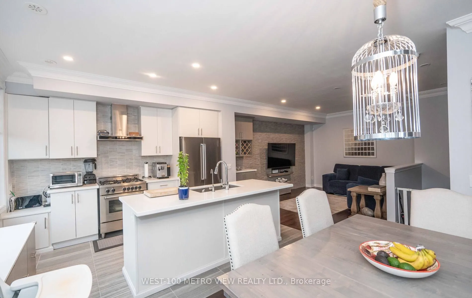 406 Athabasca Common