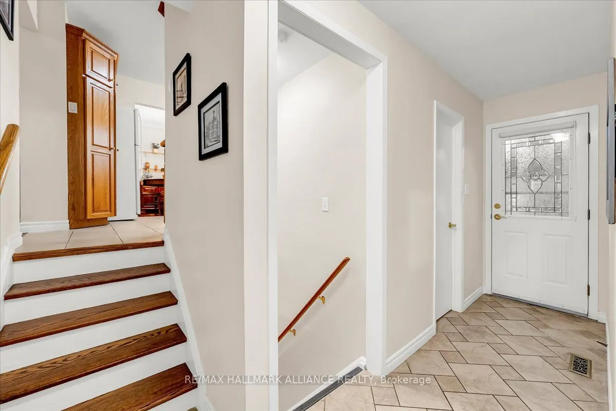 26 Lockton Crescent