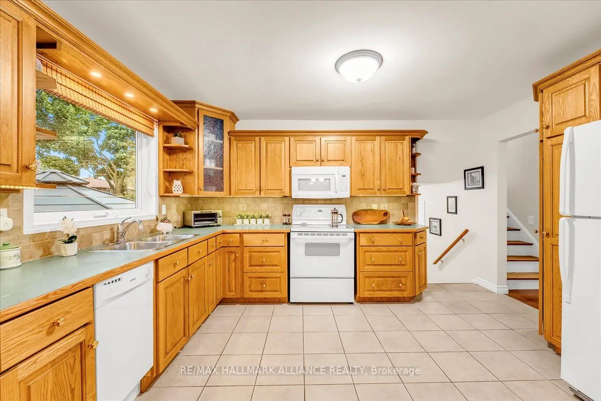 26 Lockton Crescent