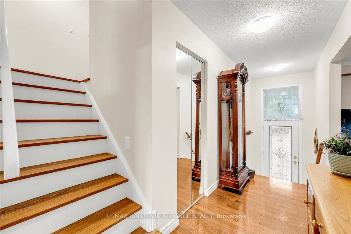 26 Lockton Crescent