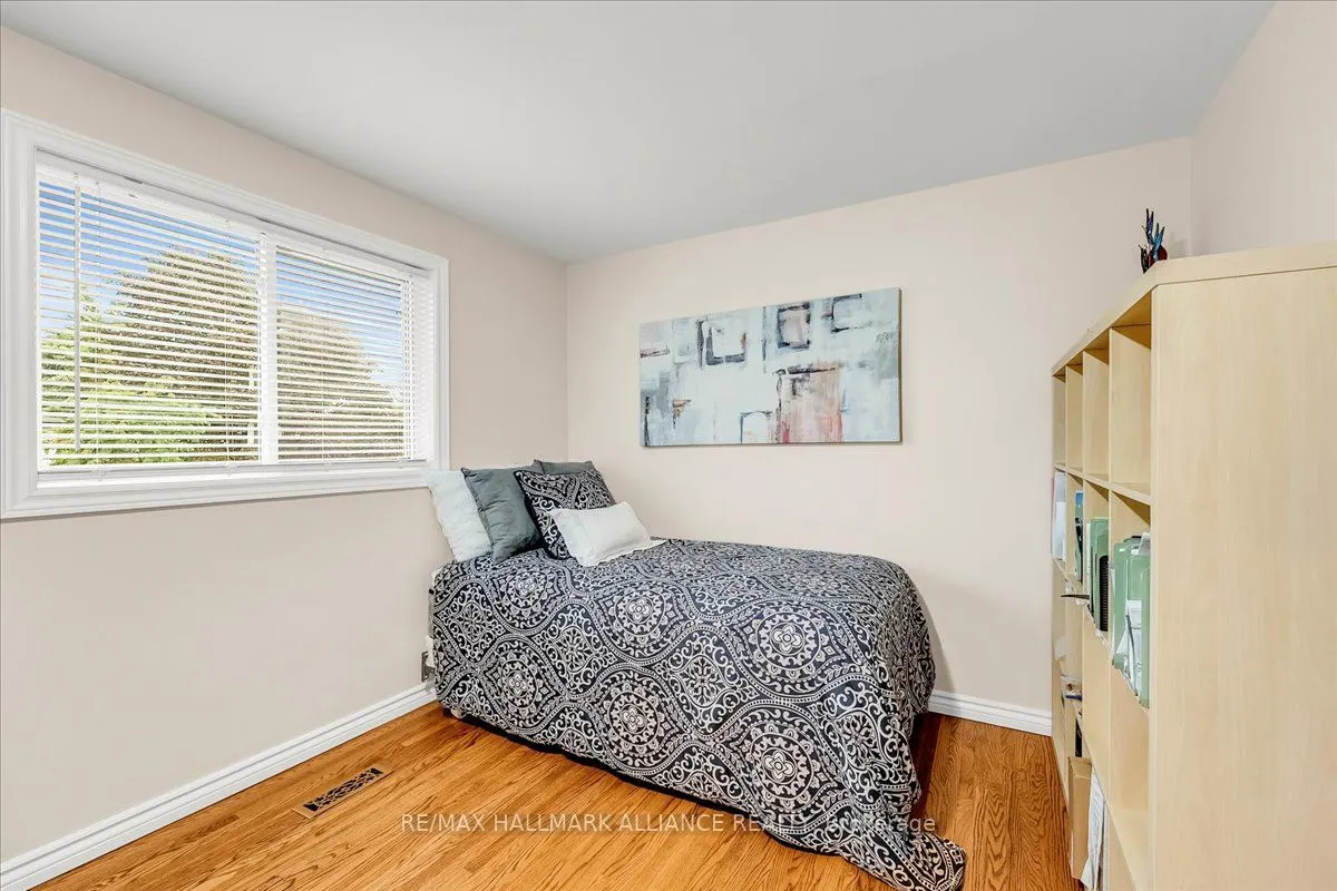 26 Lockton Crescent