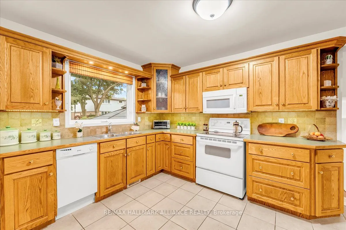 26 Lockton Crescent