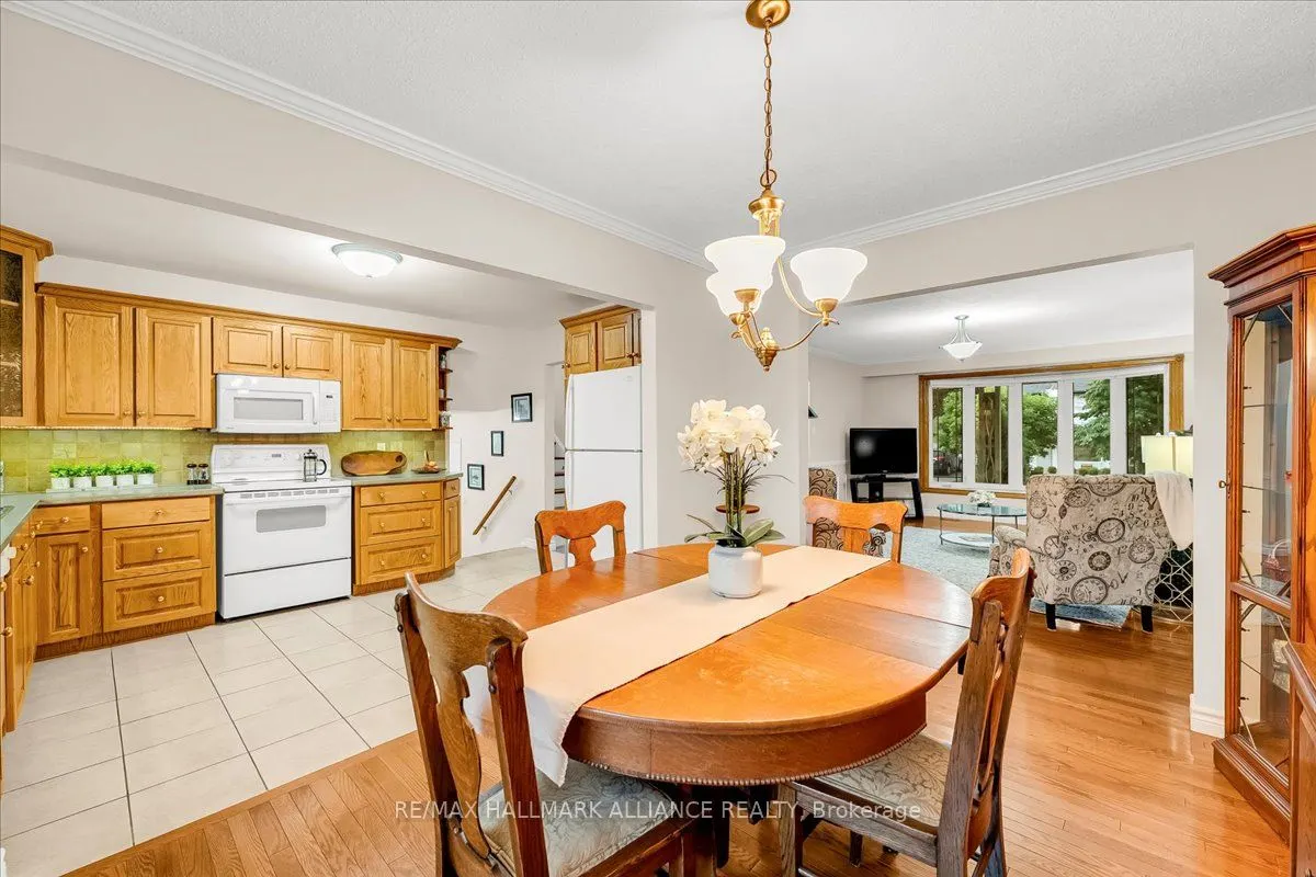 26 Lockton Crescent