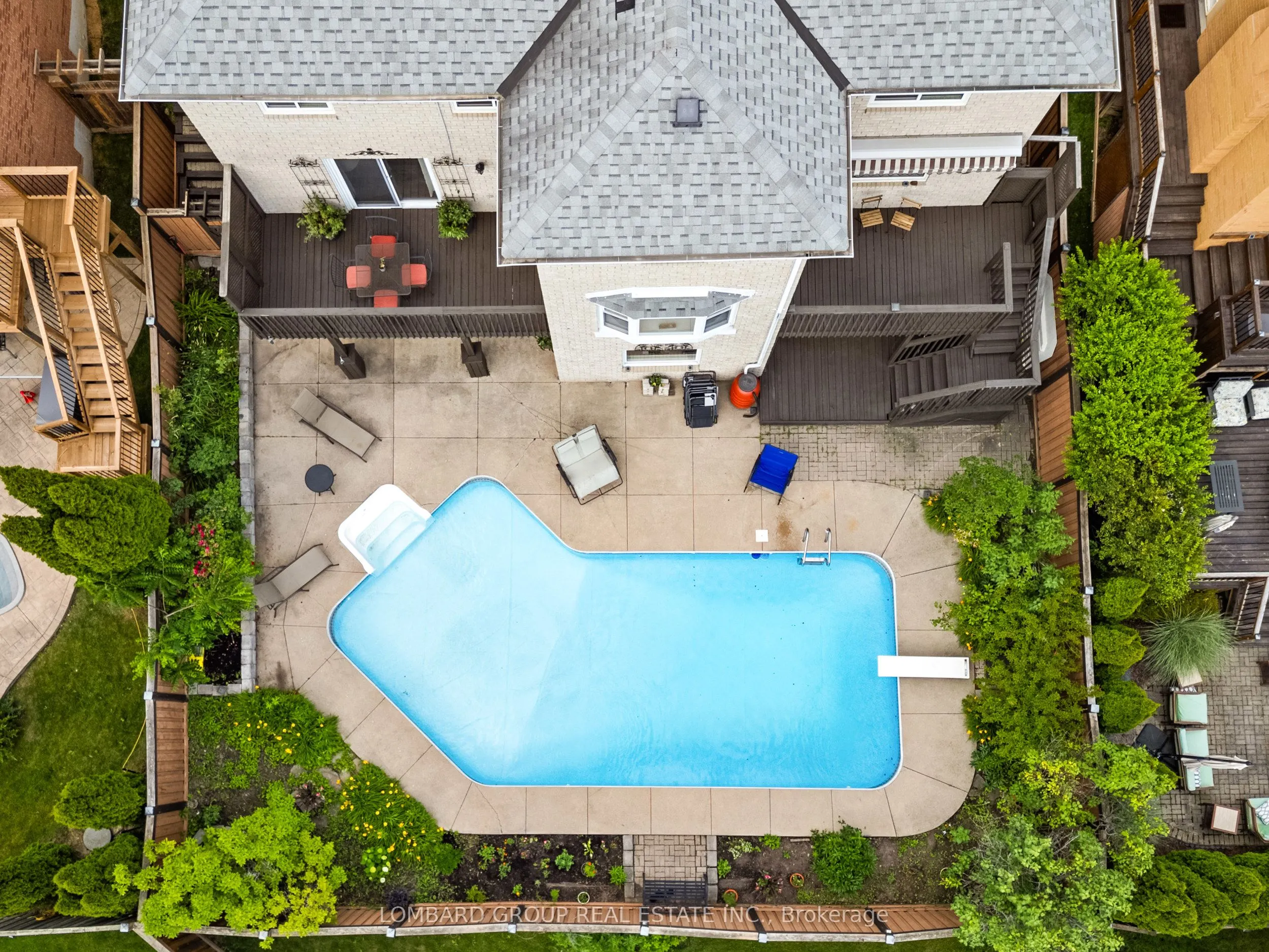 10 Whitmore Court