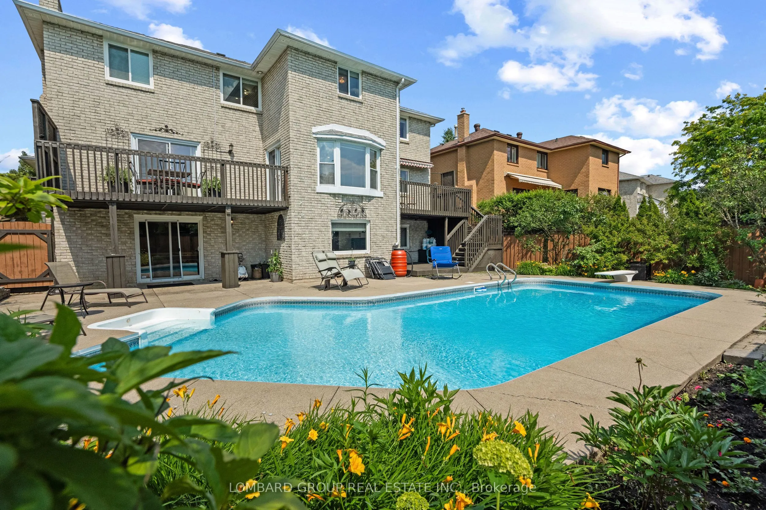 10 Whitmore Court