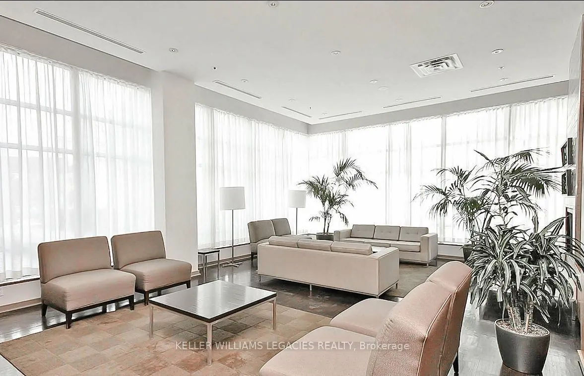 33 Elm Drive W, #2013