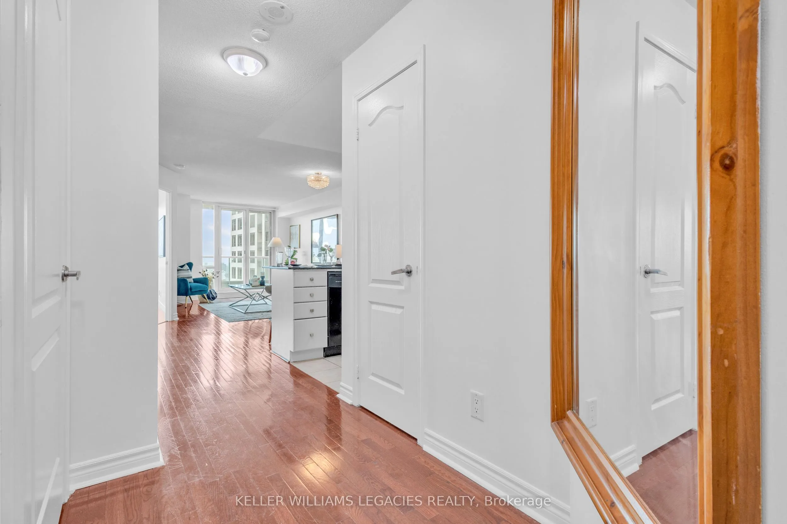 33 Elm Drive W, #2013