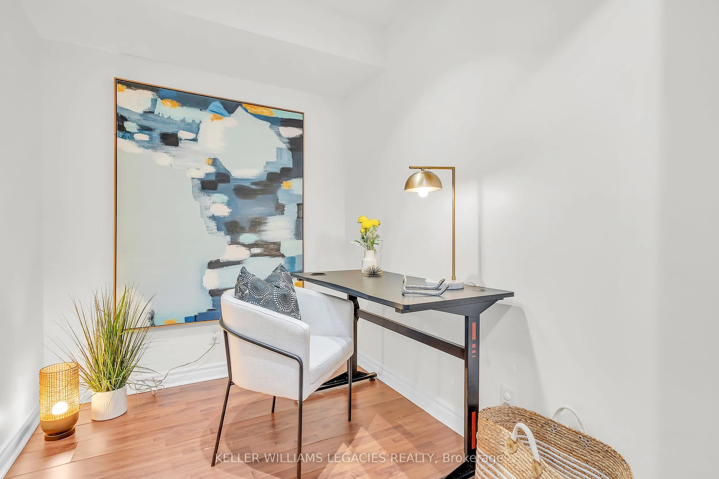 33 Elm Drive W, #2013