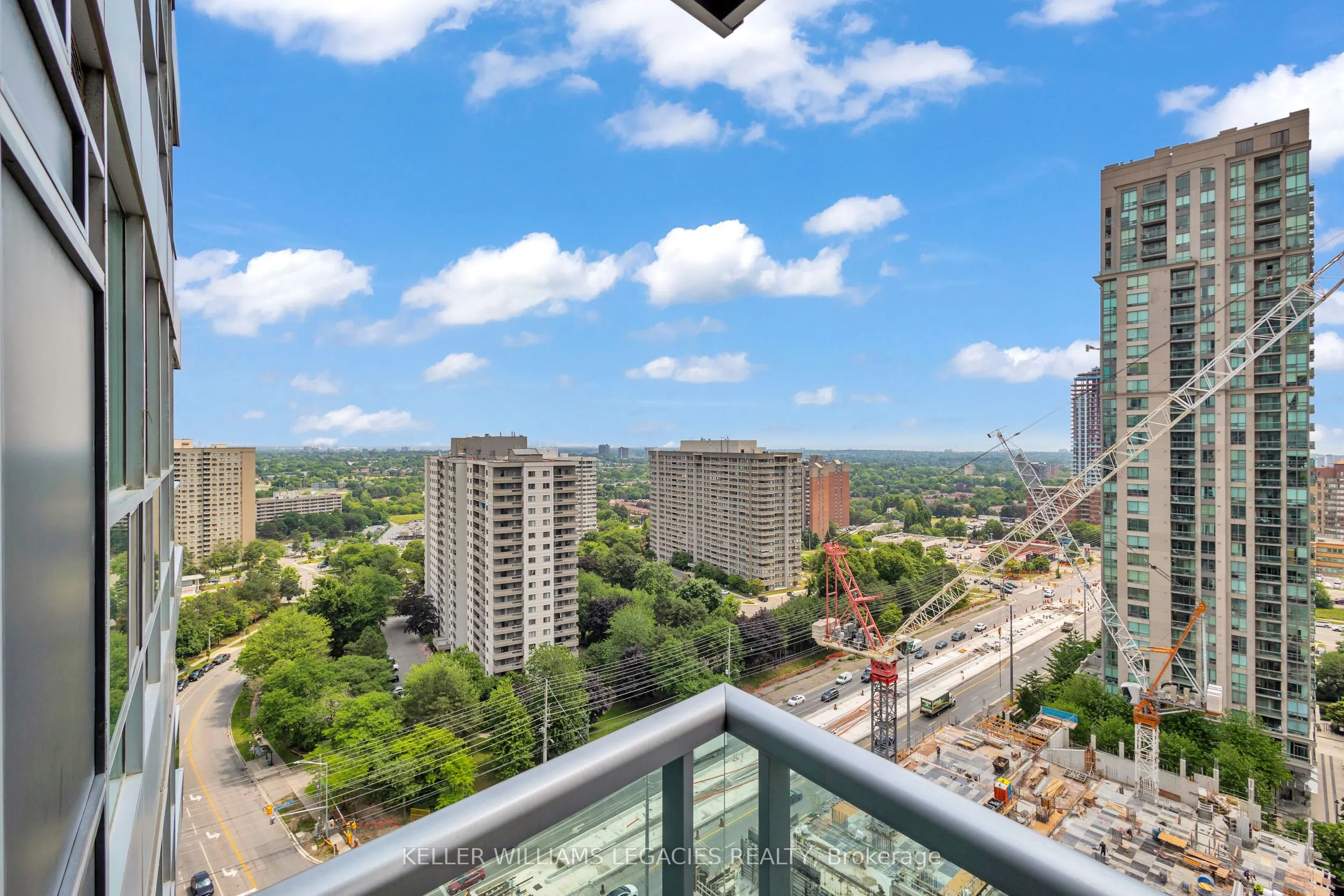 33 Elm Drive W, #2013