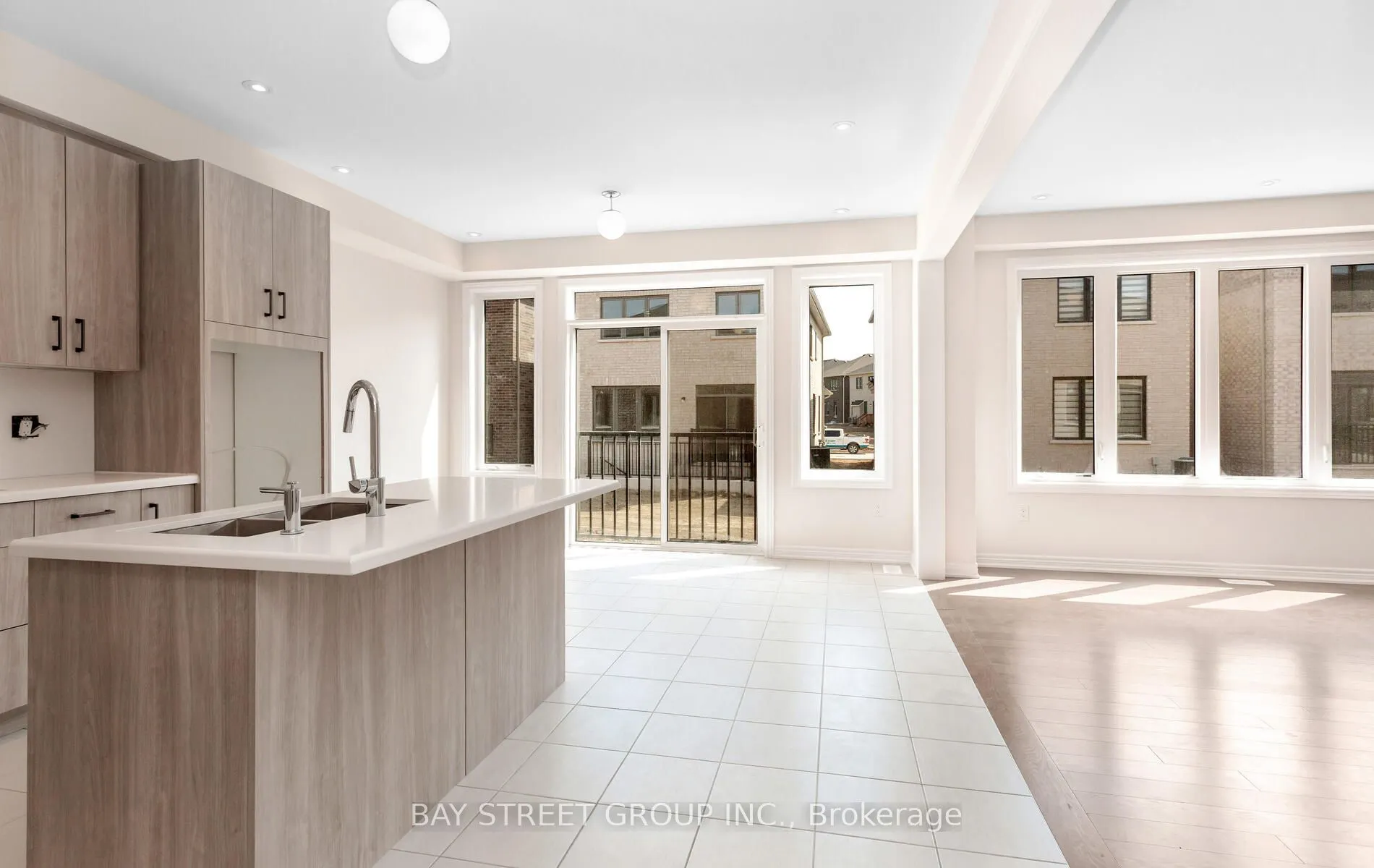 888 Apple Terrace