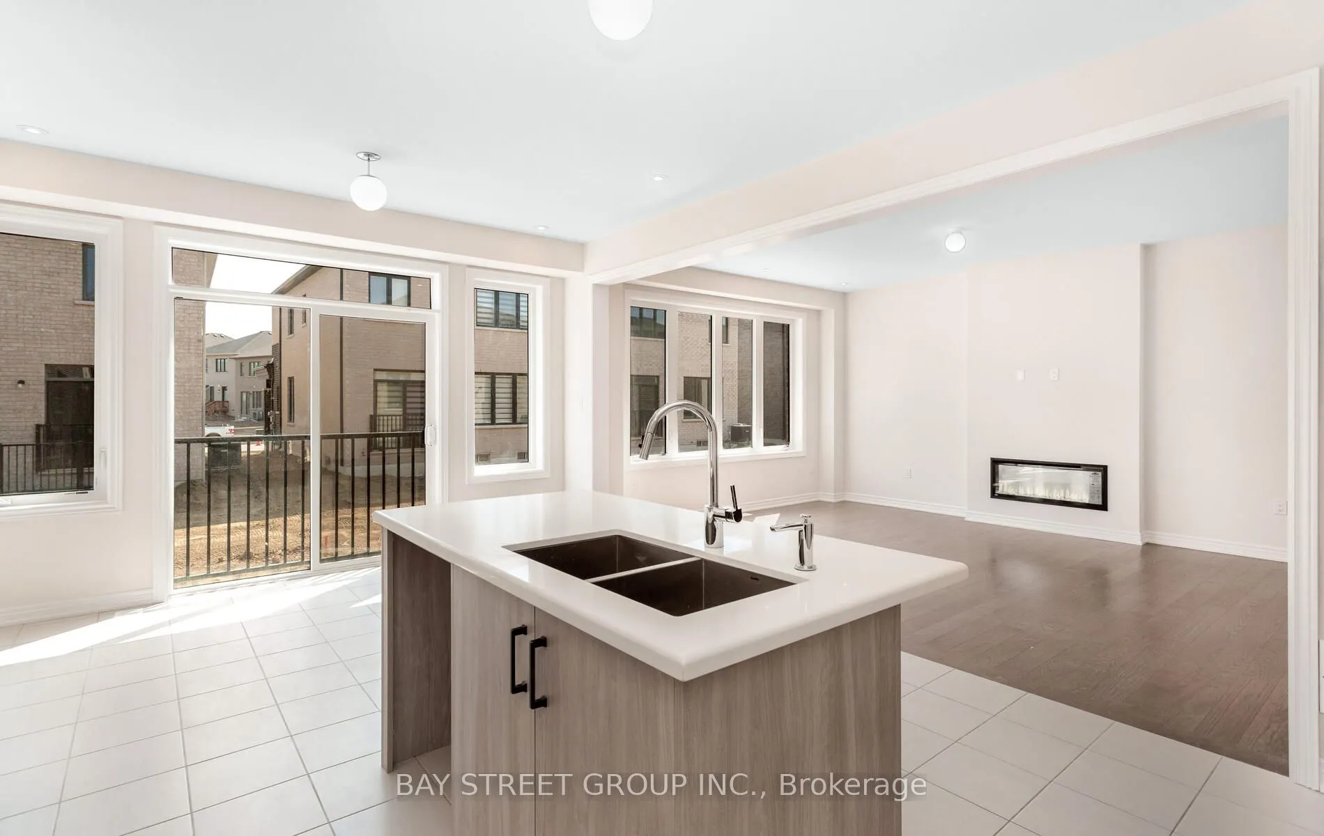 888 Apple Terrace