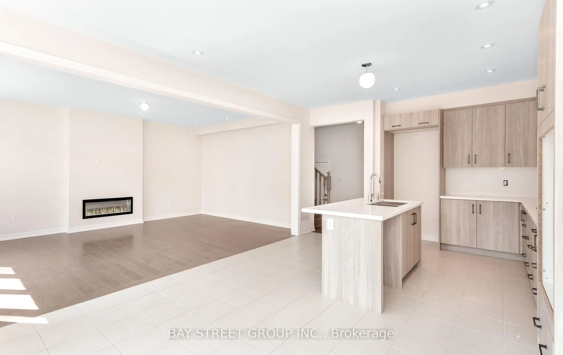 888 Apple Terrace