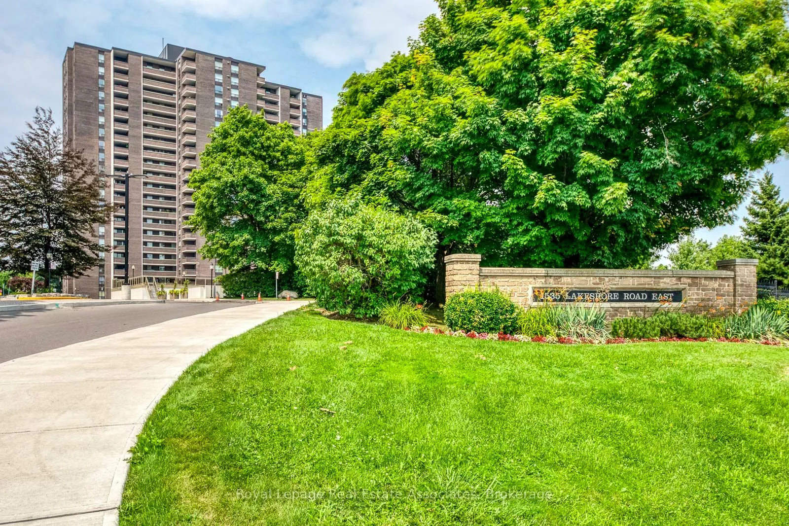 1535 Lakeshore Road E, #308