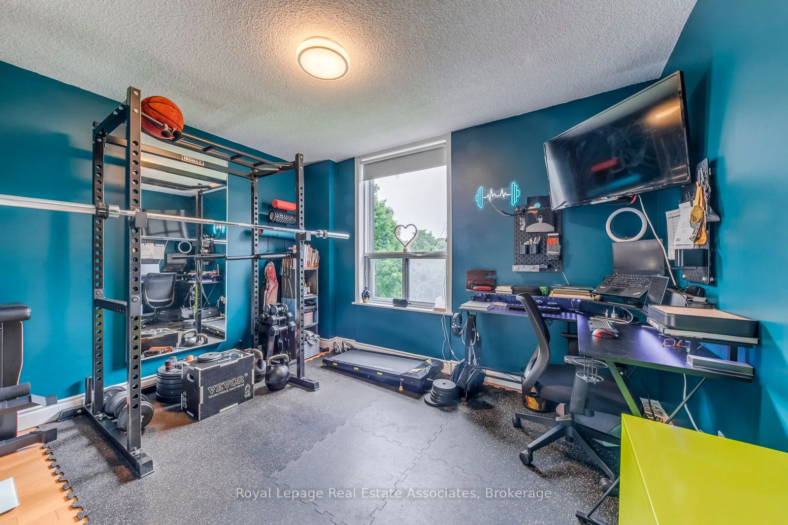 1535 Lakeshore Road E, #308