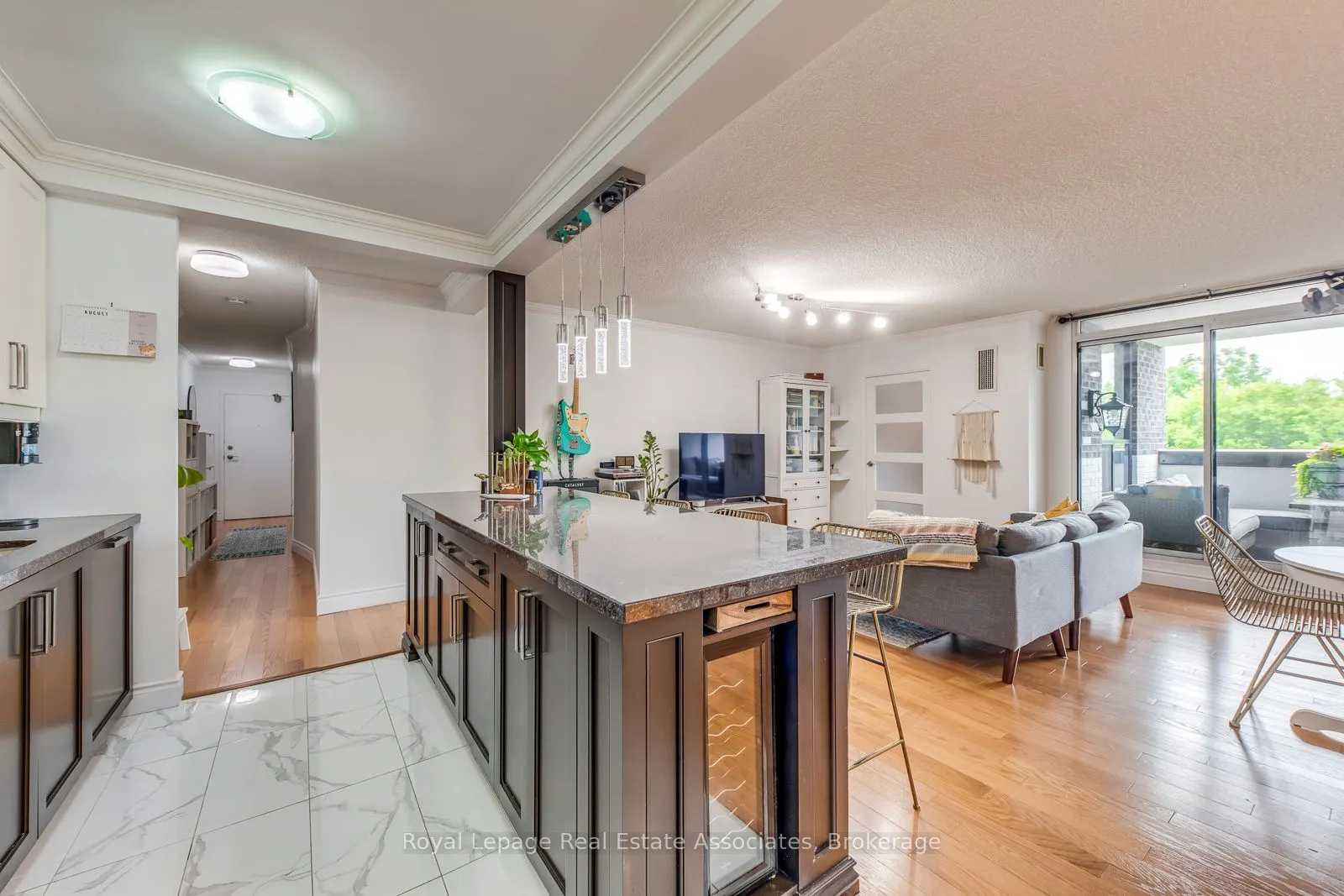 1535 Lakeshore Road E, #308