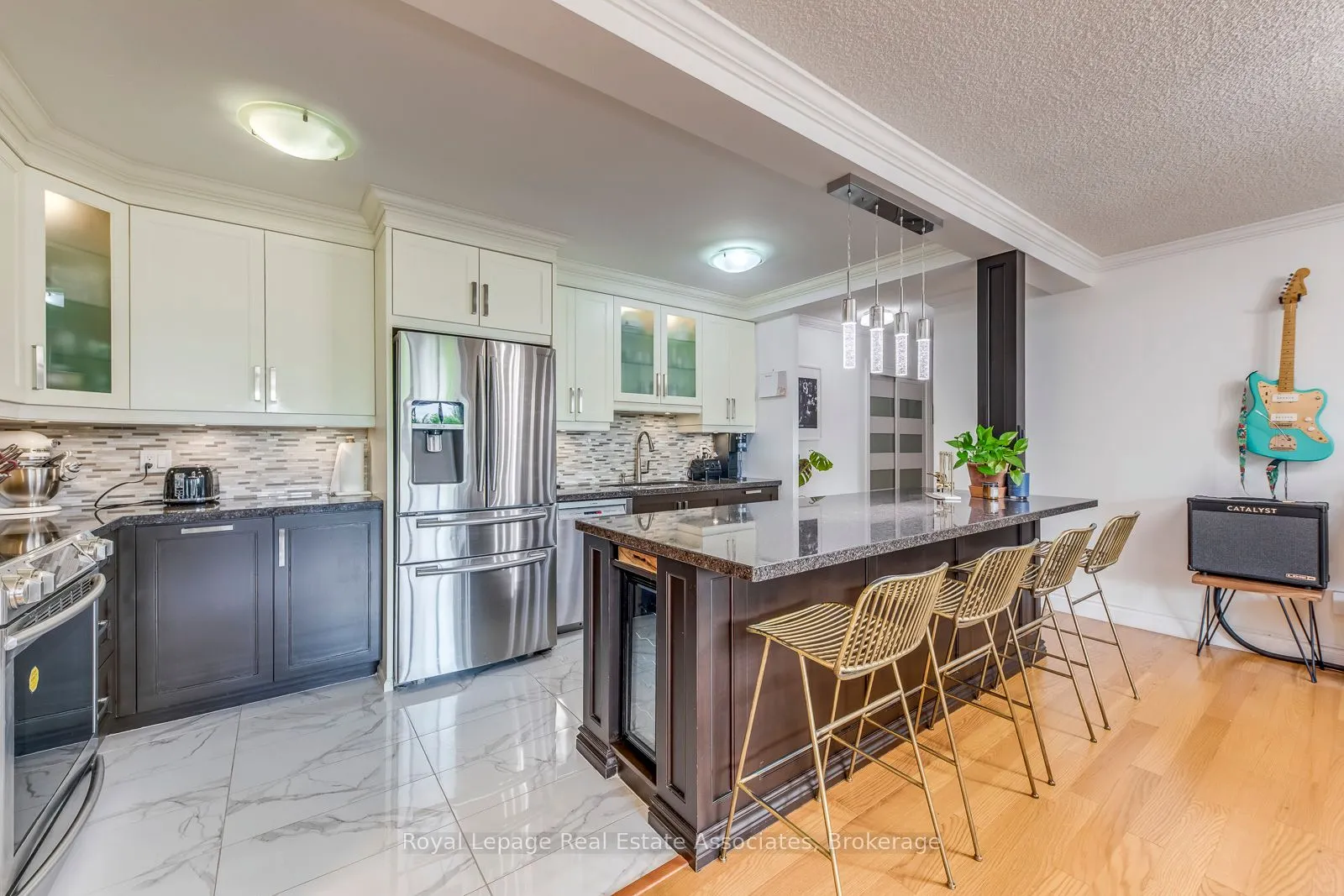 1535 Lakeshore Road E, #308