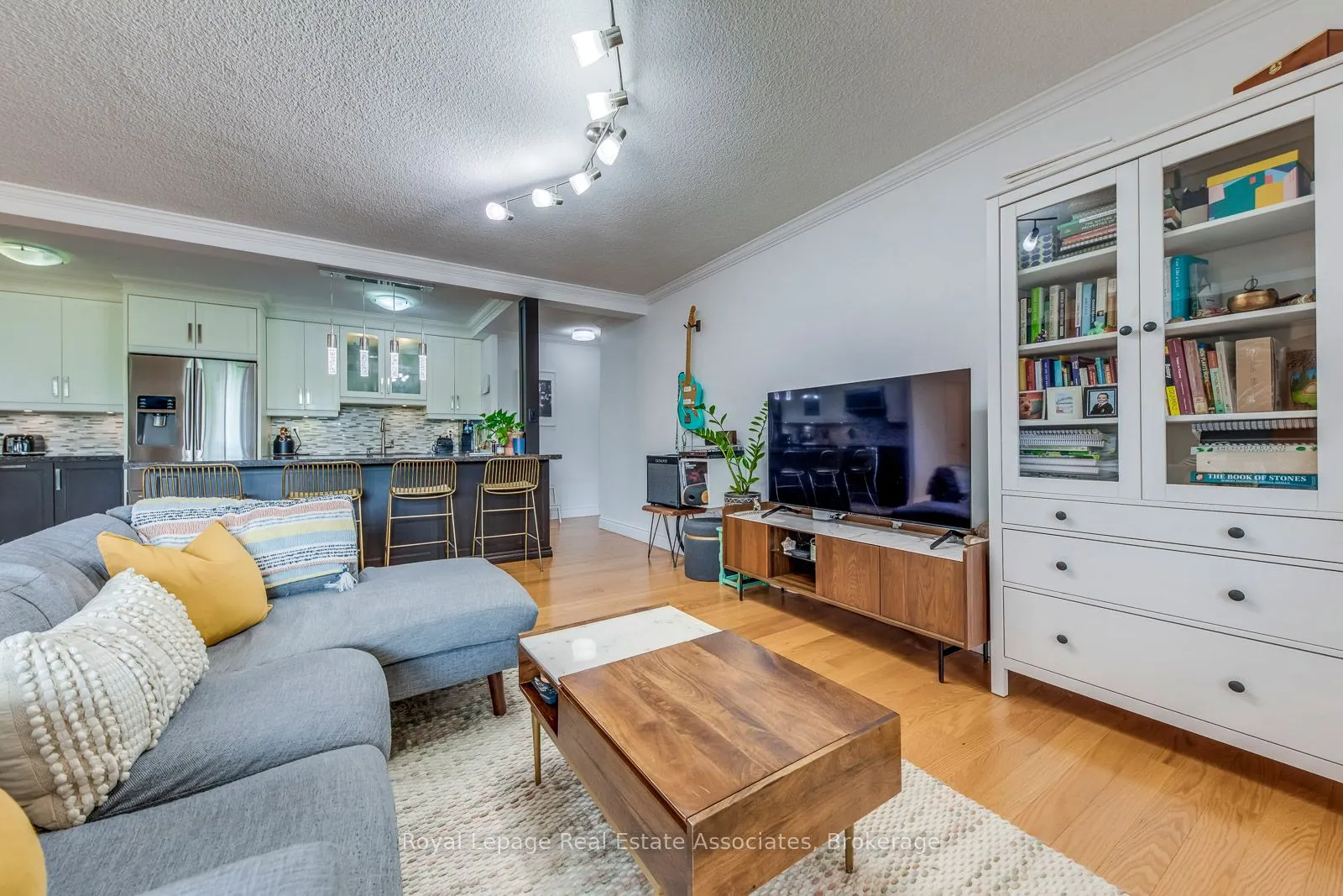 1535 Lakeshore Road E, #308
