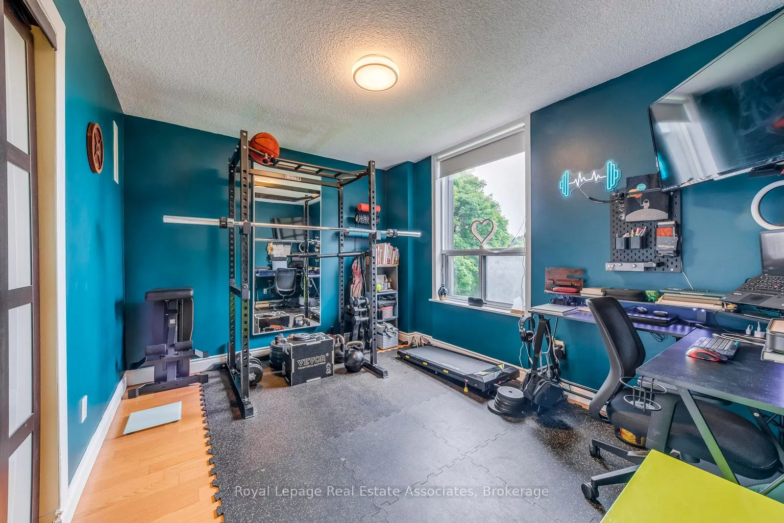 1535 Lakeshore Road E, #308