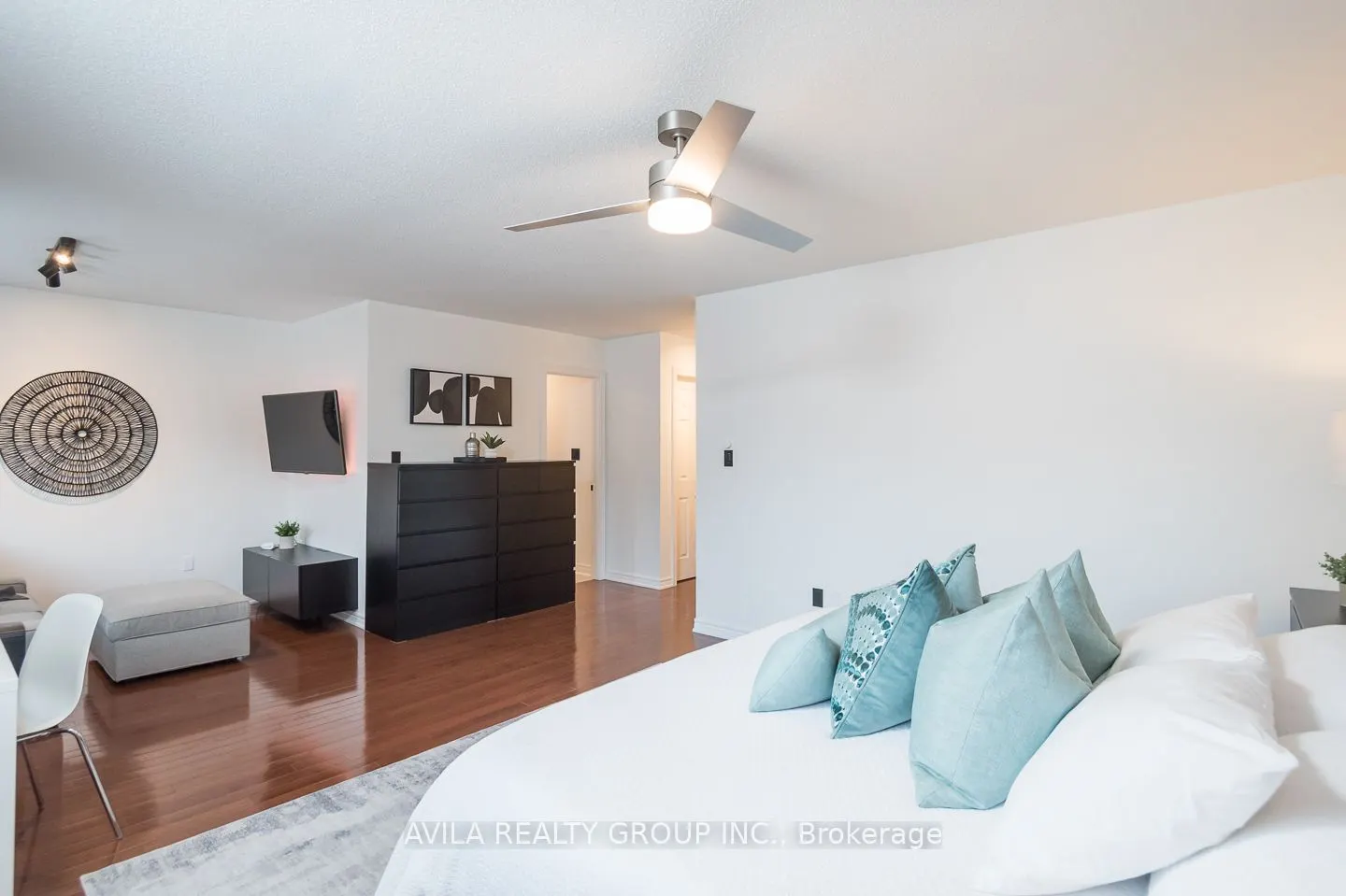 319 Bessborough Drive