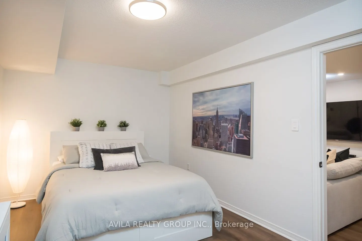 319 Bessborough Drive