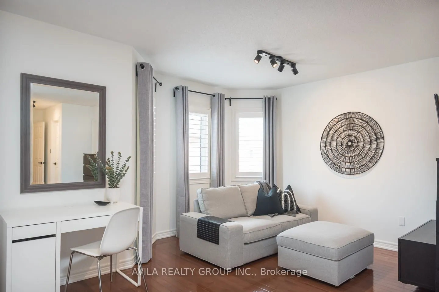 319 Bessborough Drive