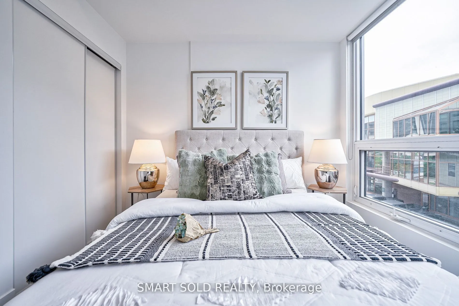 10 De Boers Drive, #302