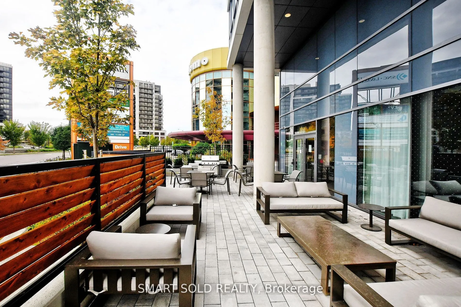 10 De Boers Drive, #302