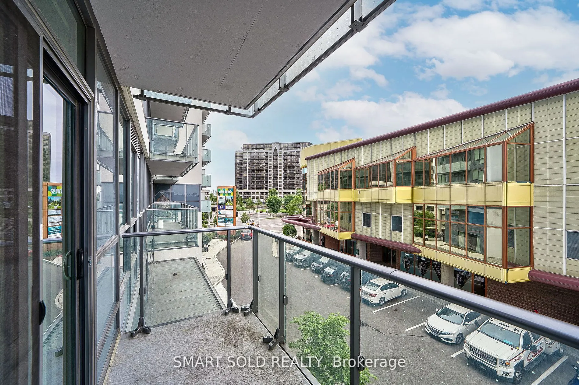 10 De Boers Drive, #302