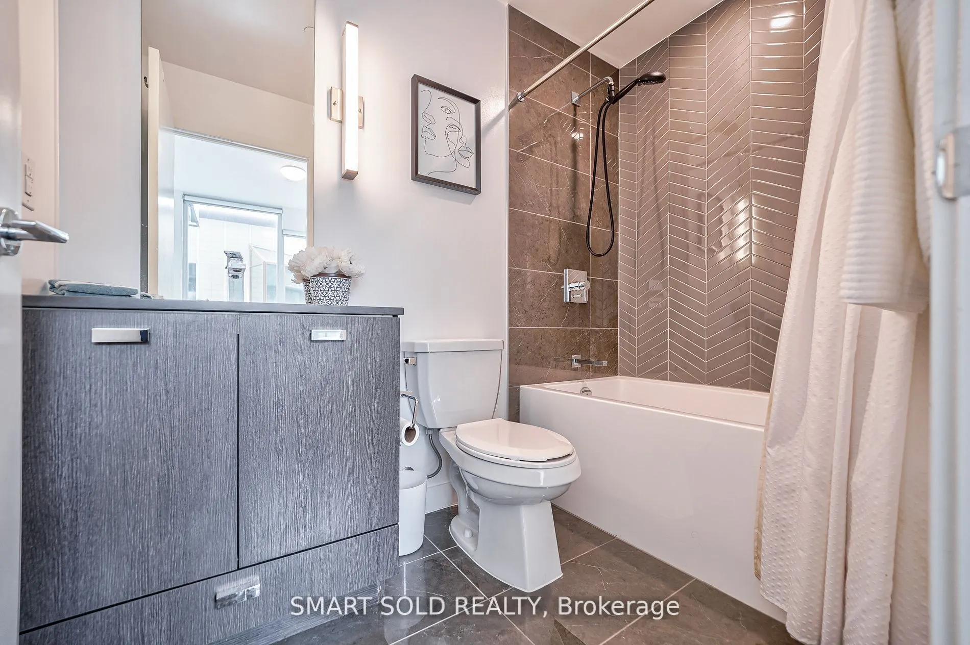 10 De Boers Drive, #302