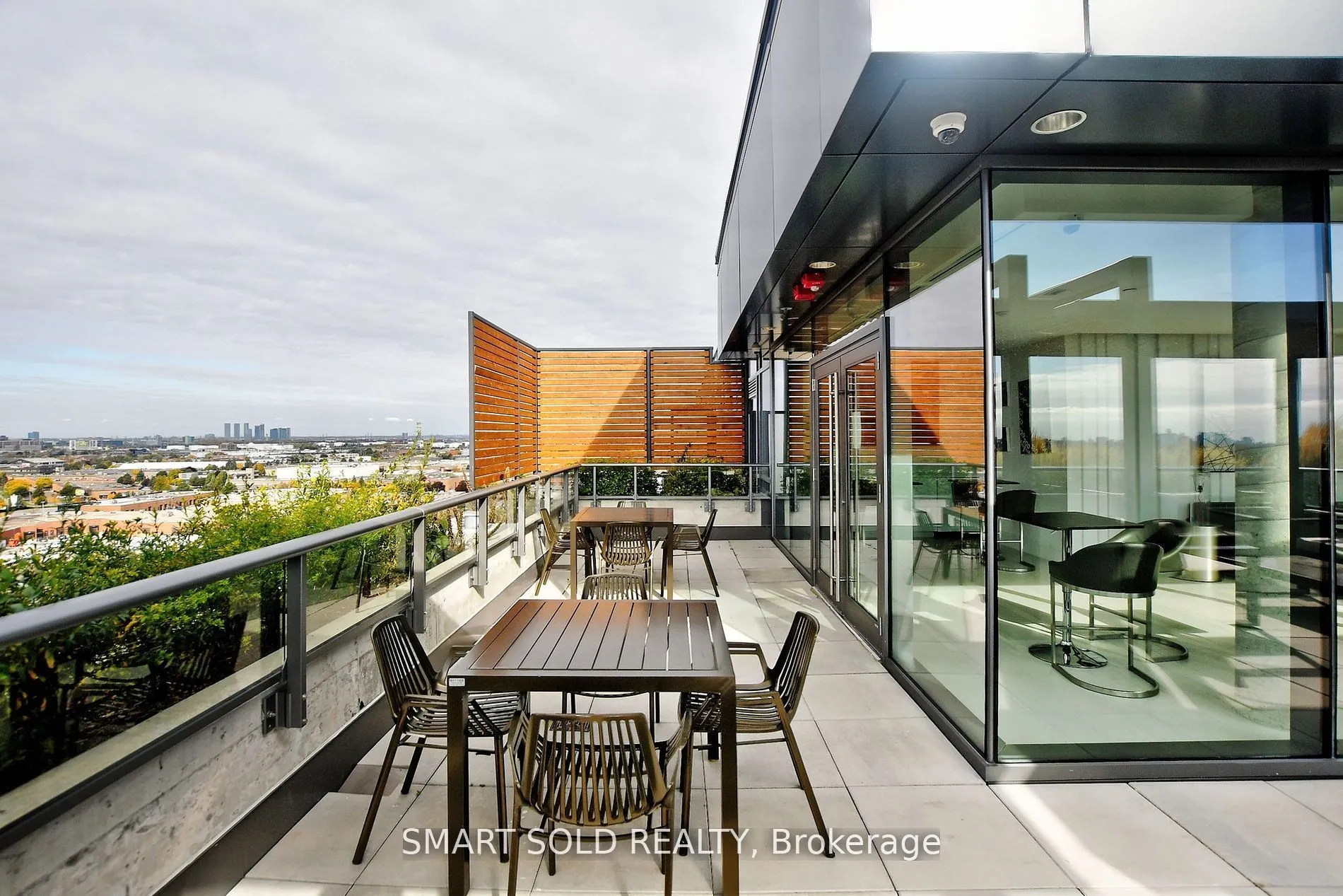 10 De Boers Drive, #302