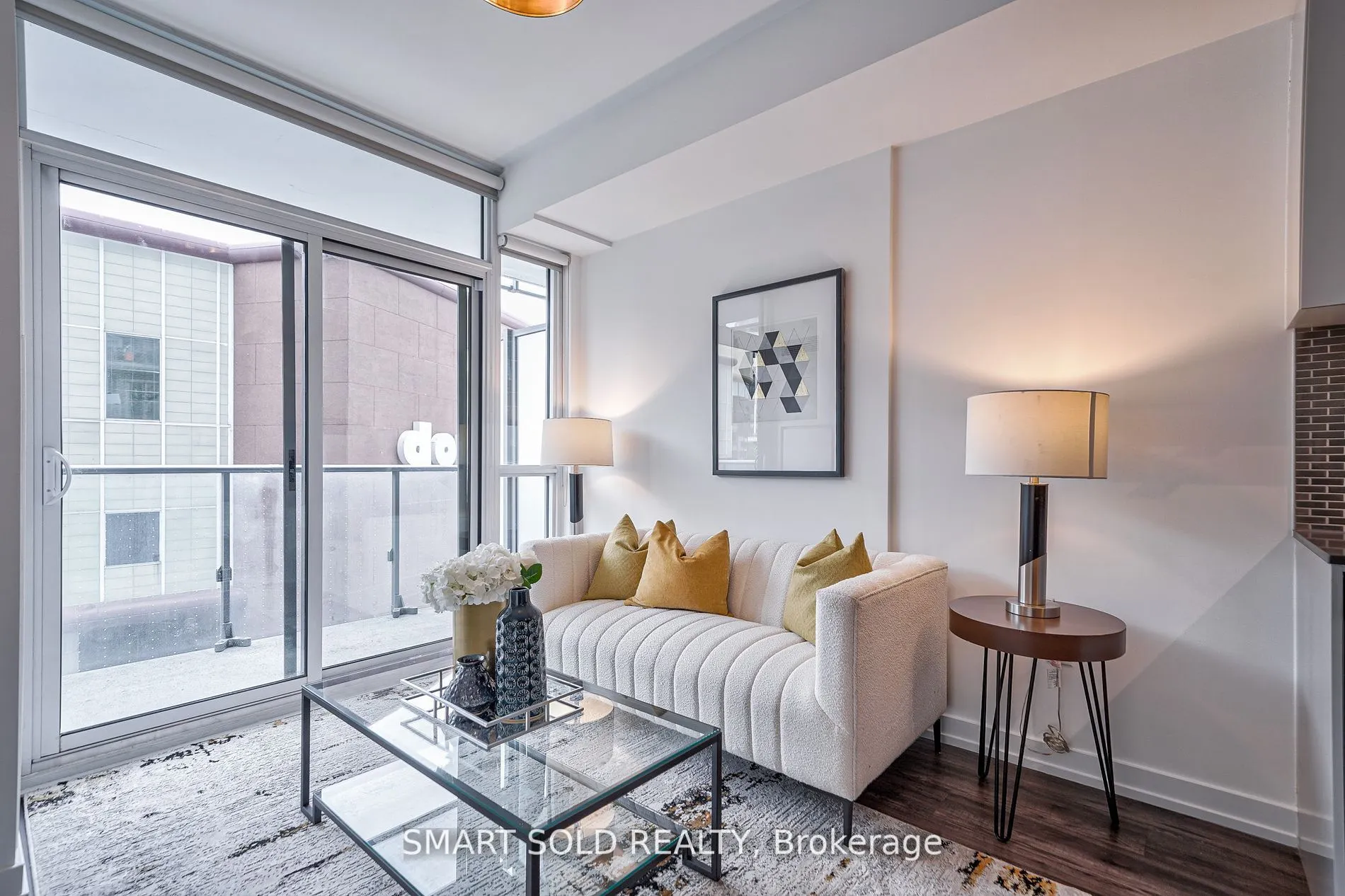 10 De Boers Drive, #302