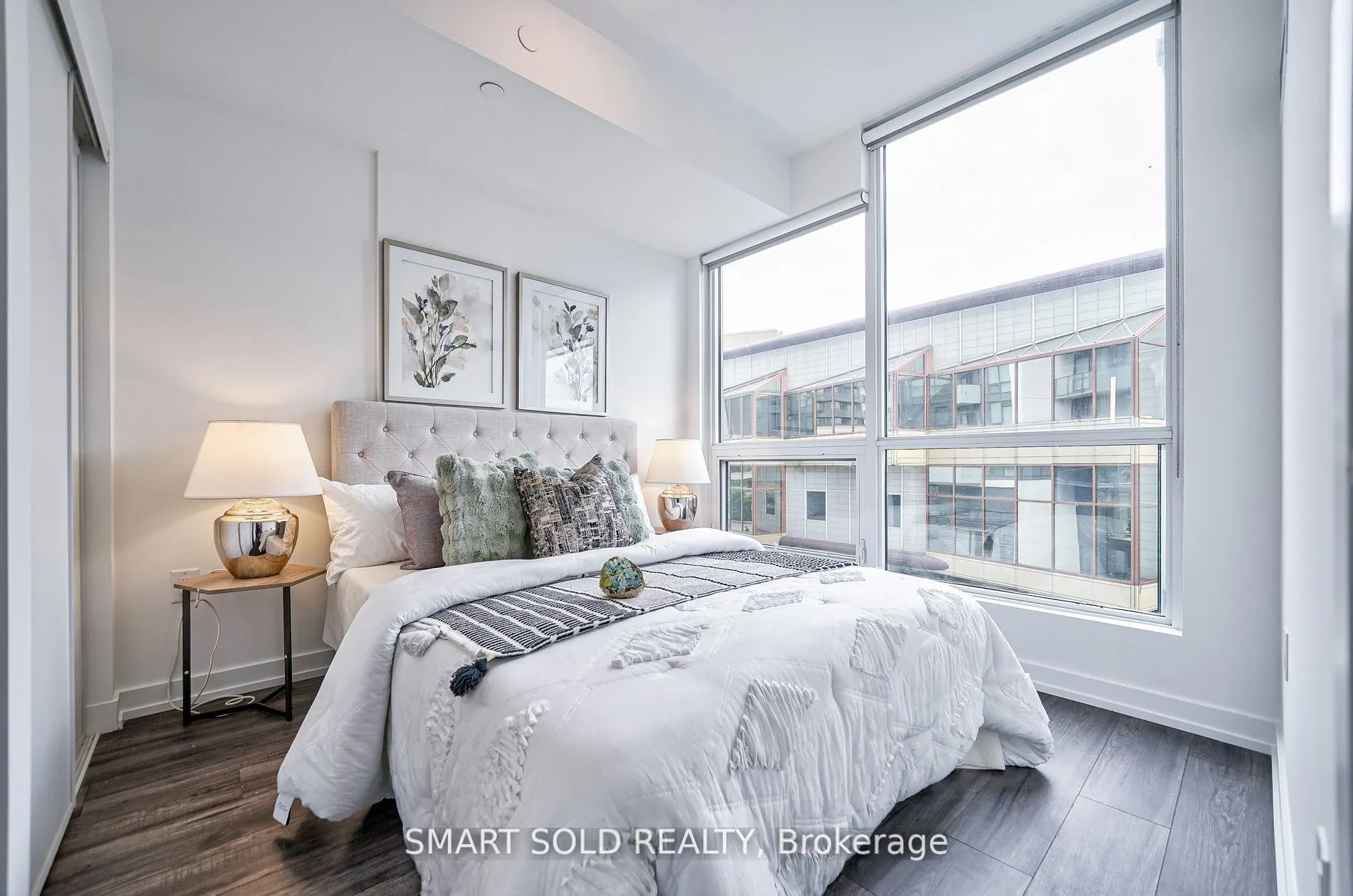 10 De Boers Drive, #302