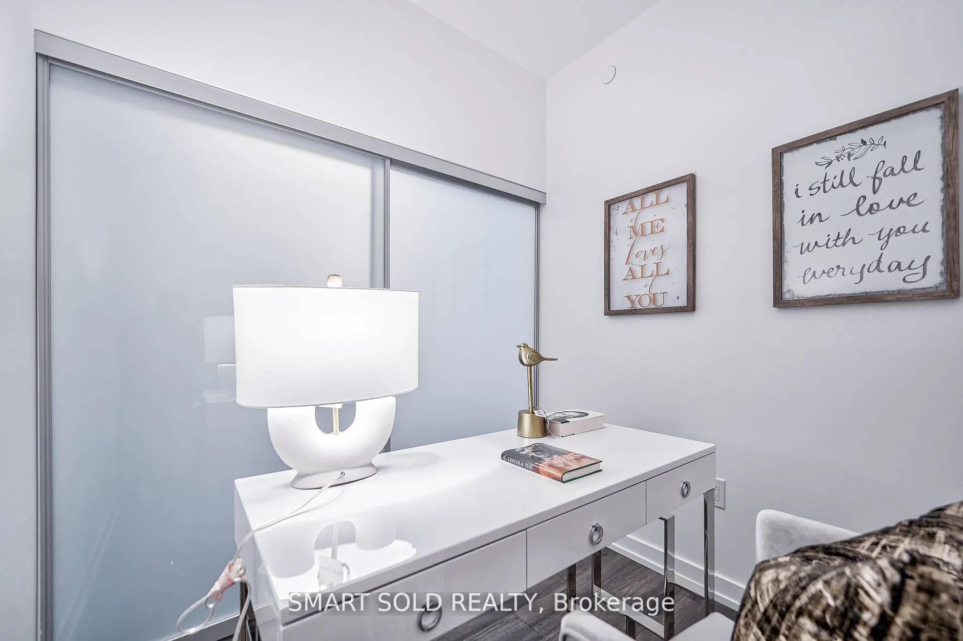 10 De Boers Drive, #302