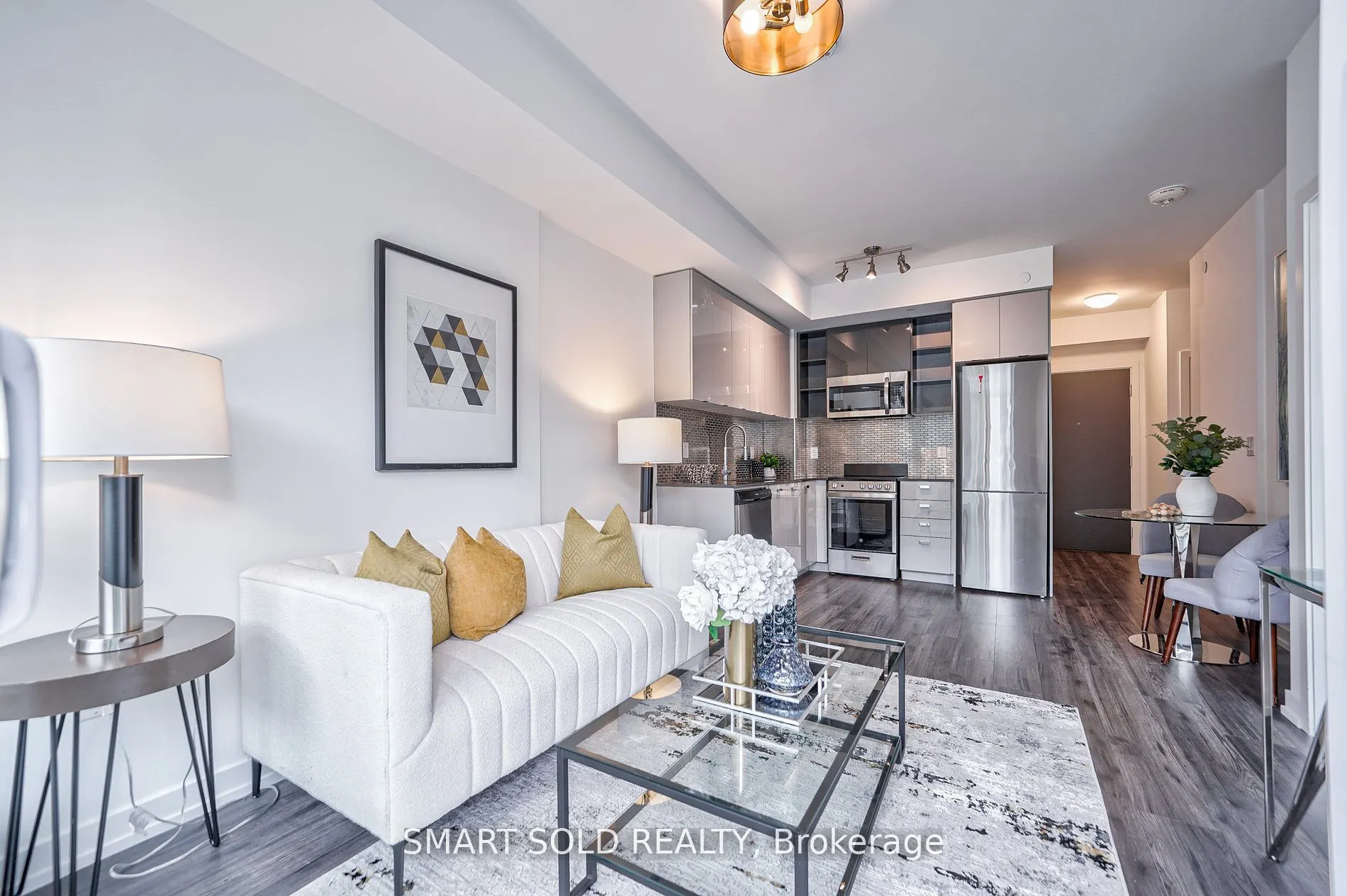 10 De Boers Drive, #302