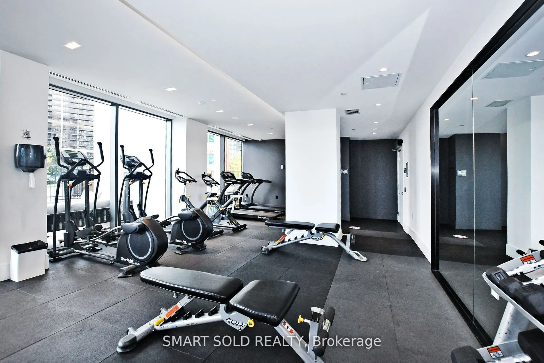 10 De Boers Drive, #302