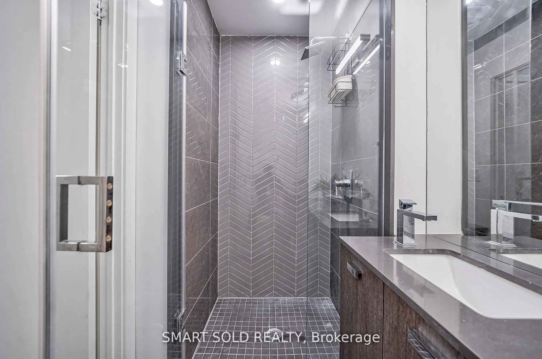 10 De Boers Drive, #302