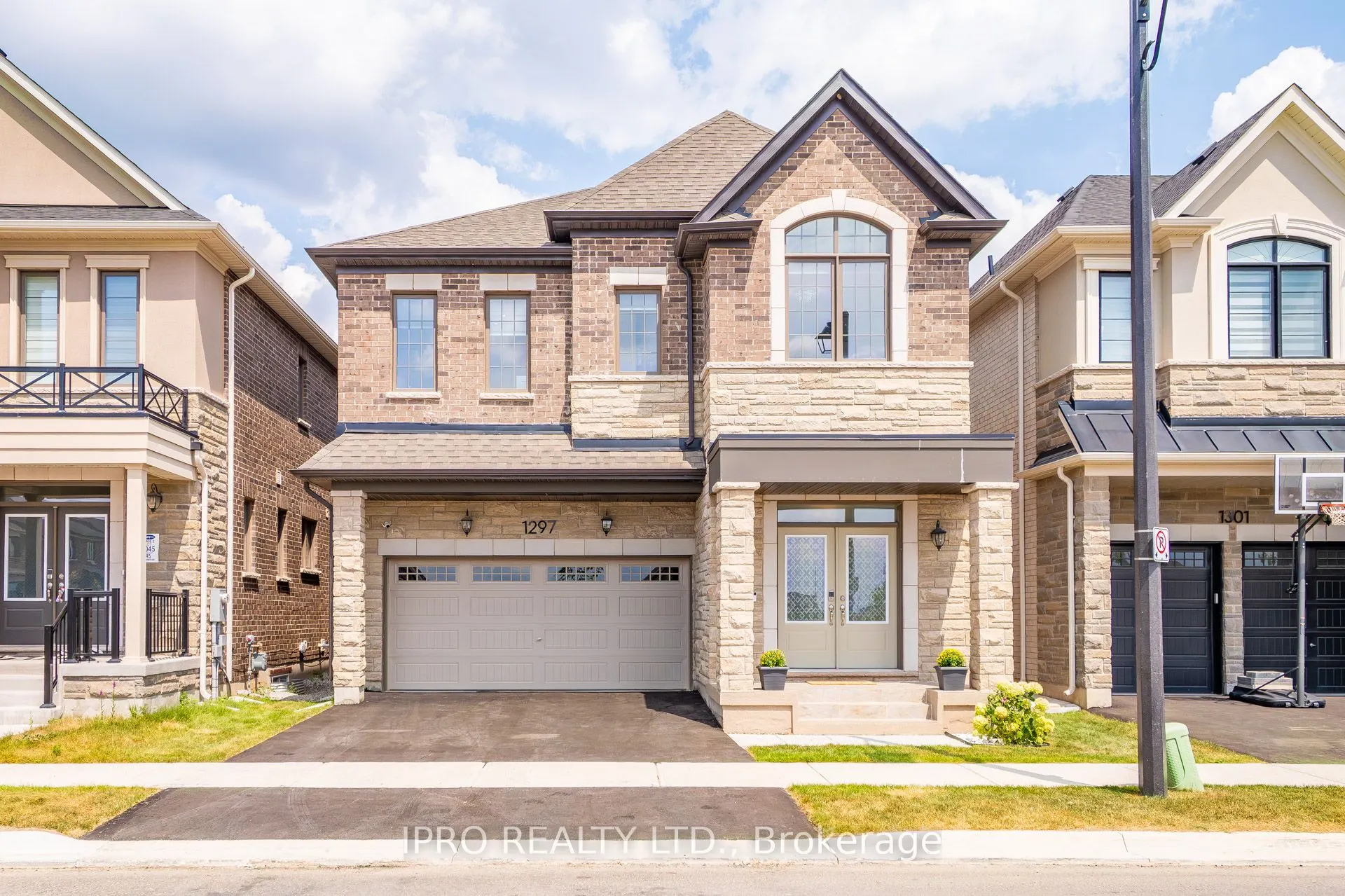 1297 Manitou Way