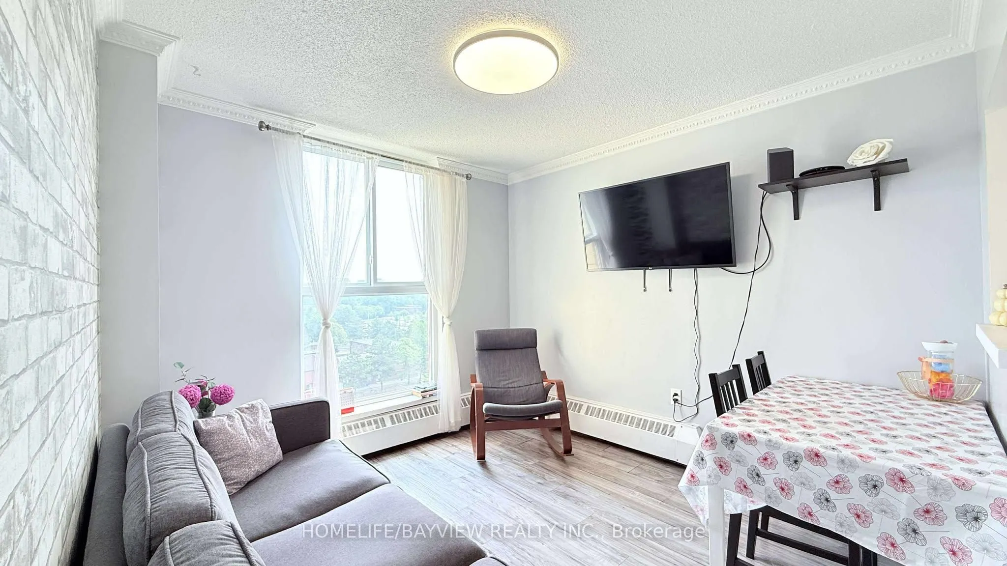 4645 Jane Street, #909