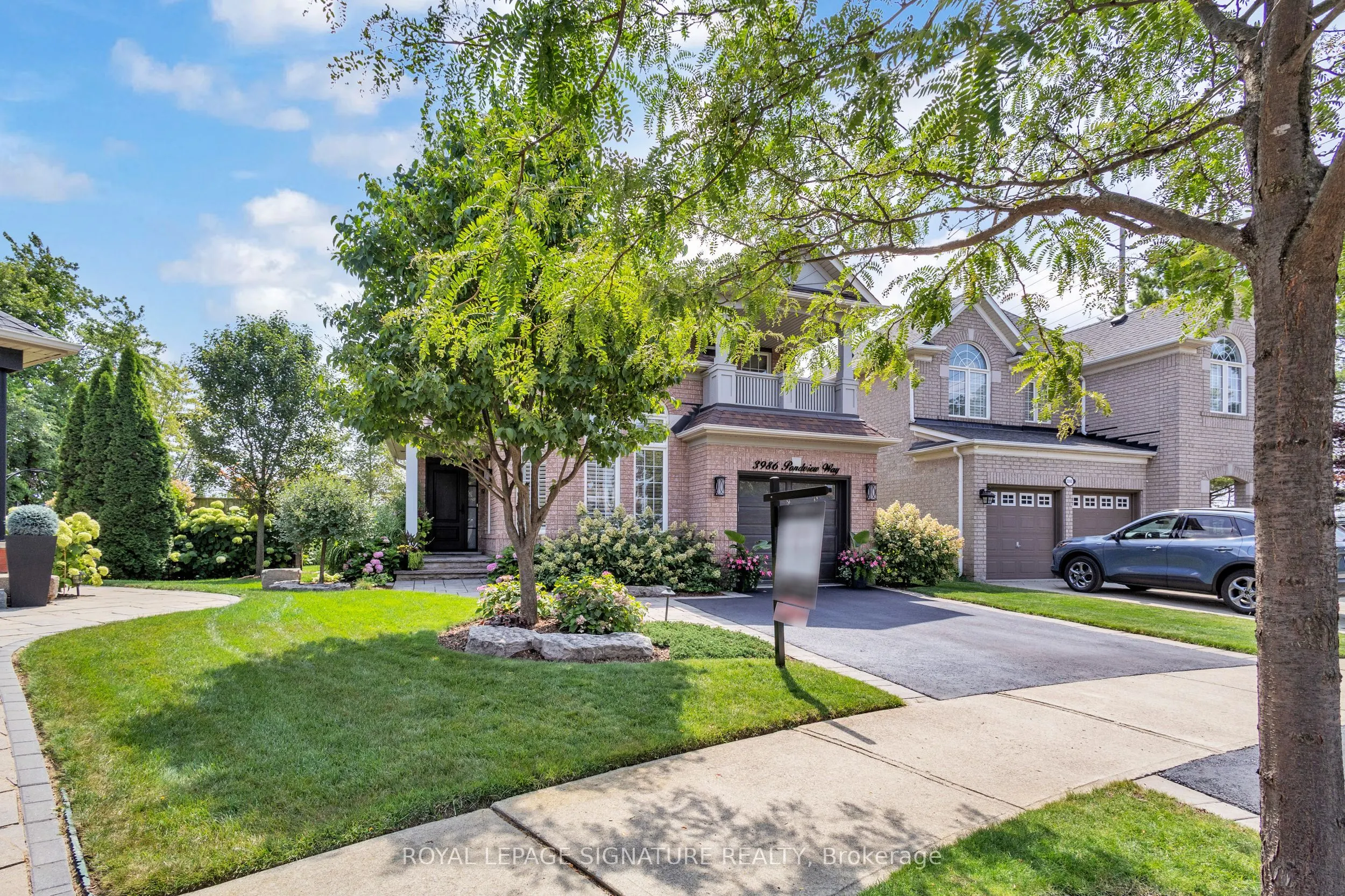 3986 Pondview Way
