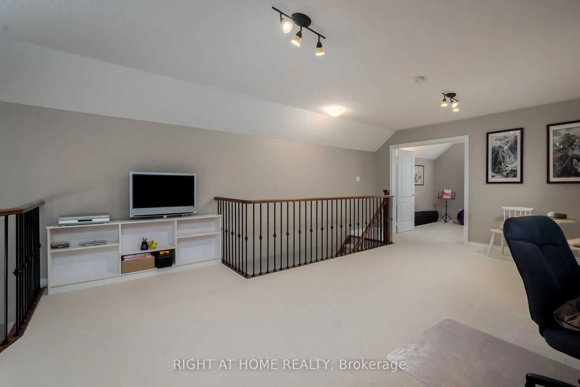 1 Sea Holly Crescent, #1