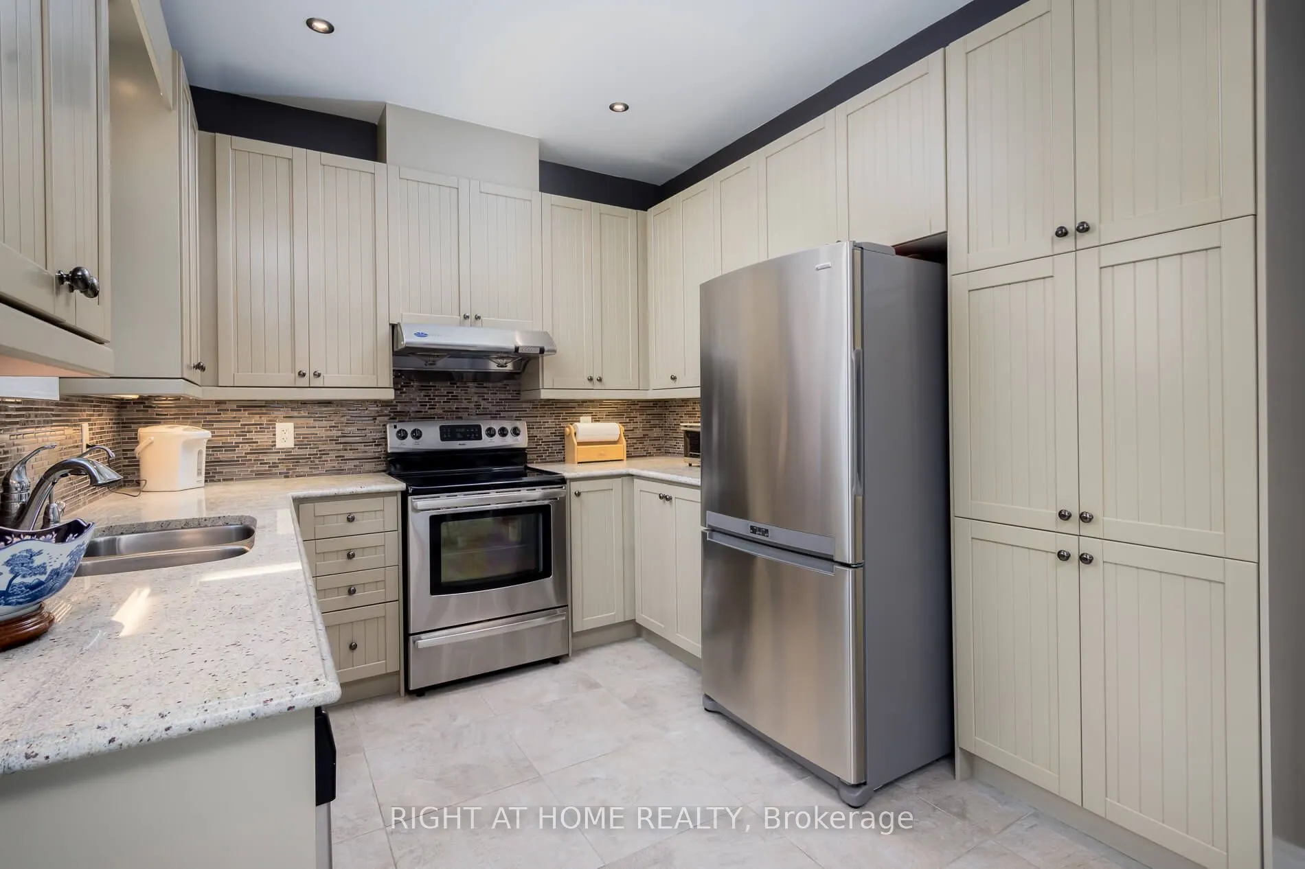 1 Sea Holly Crescent, #1