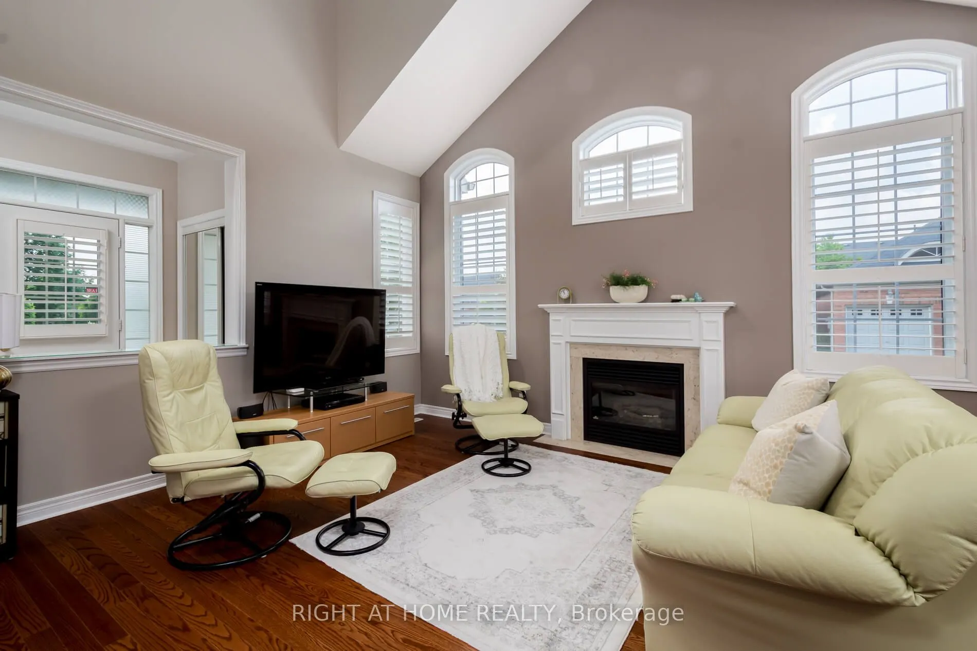 1 Sea Holly Crescent, #1