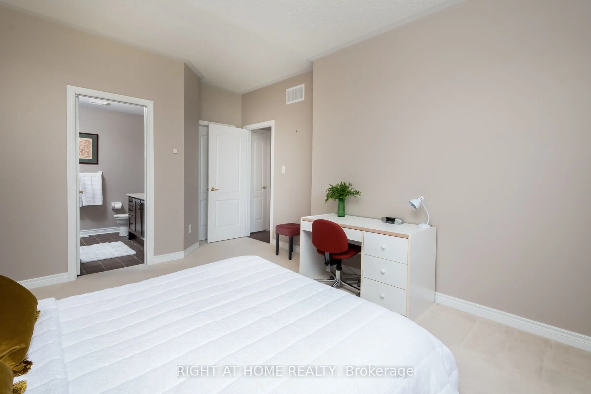 1 Sea Holly Crescent, #1