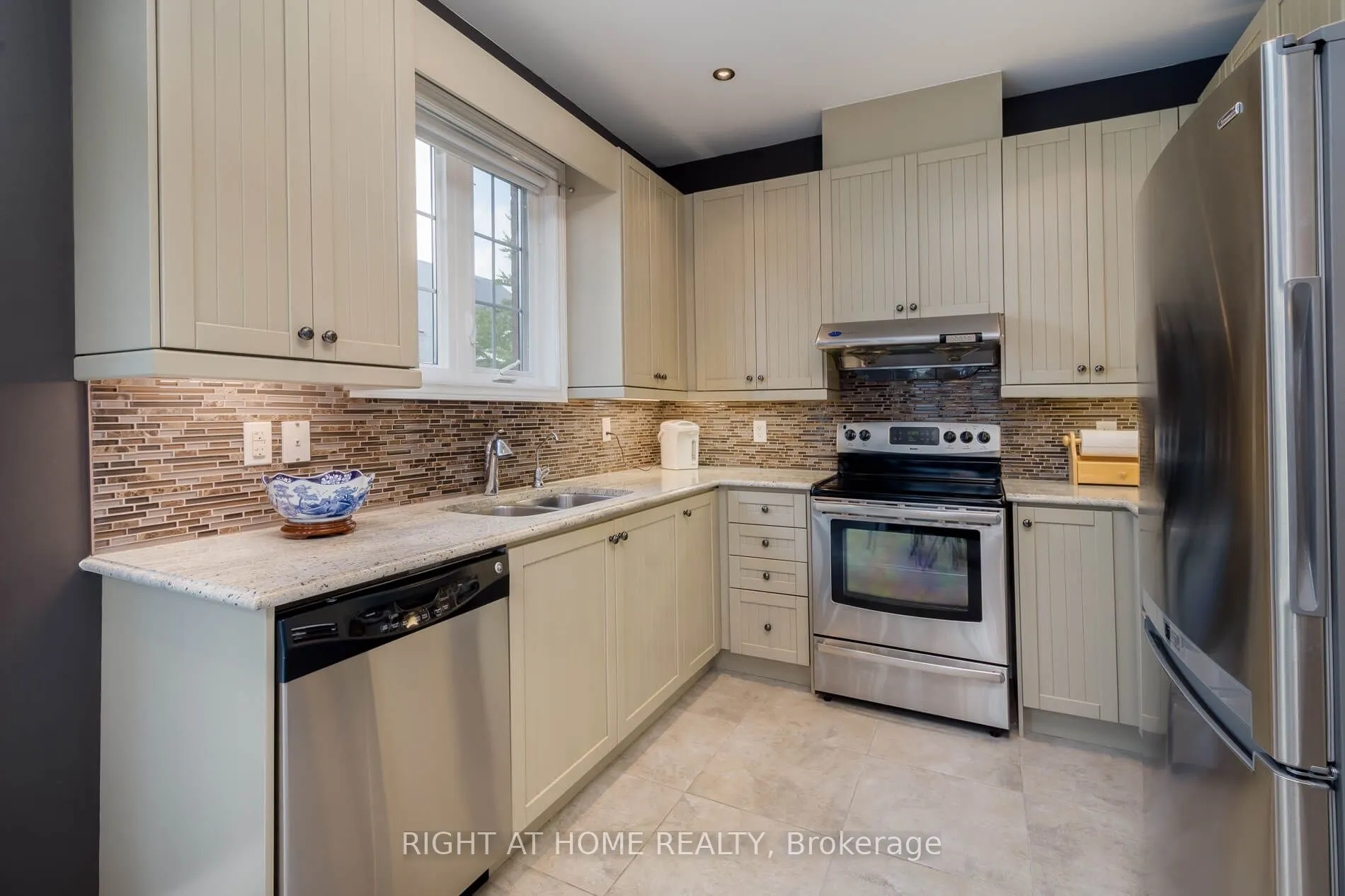 1 Sea Holly Crescent, #1
